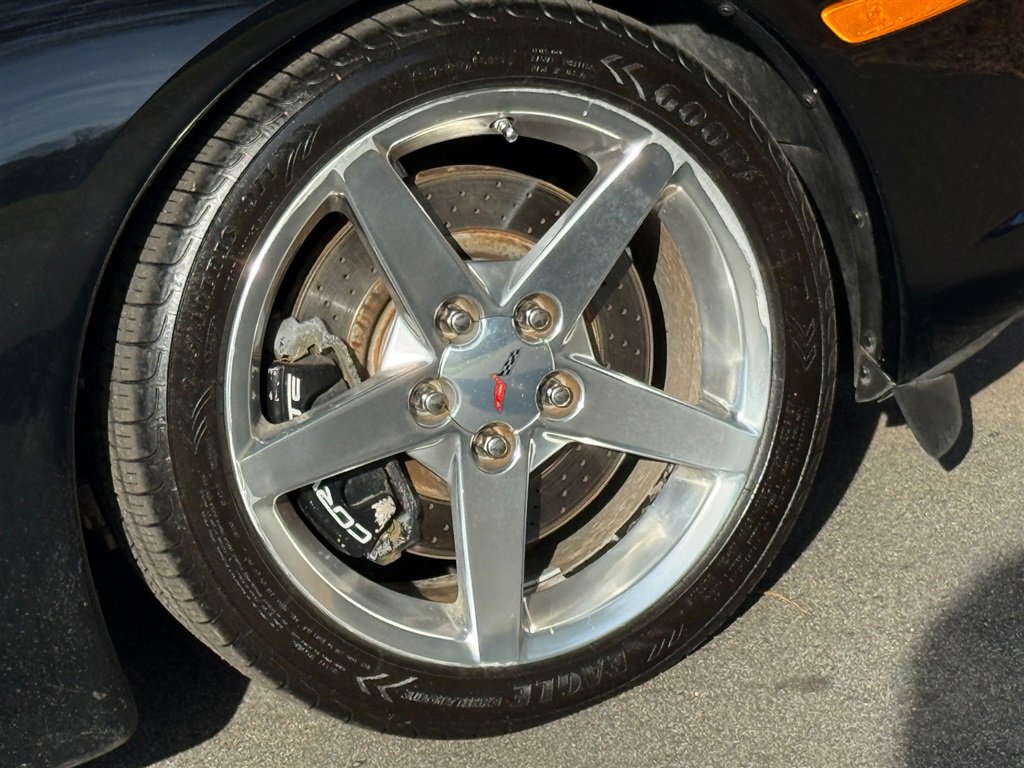 Used 2006 Chevrolet Corvette Convertible w/ Preferred Equipment Group RWD image 24