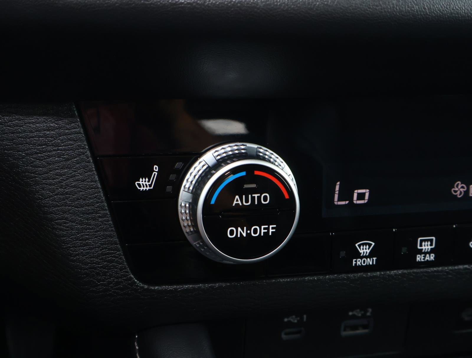 Used 2024 Mitsubishi Outlander SE FWD image 24