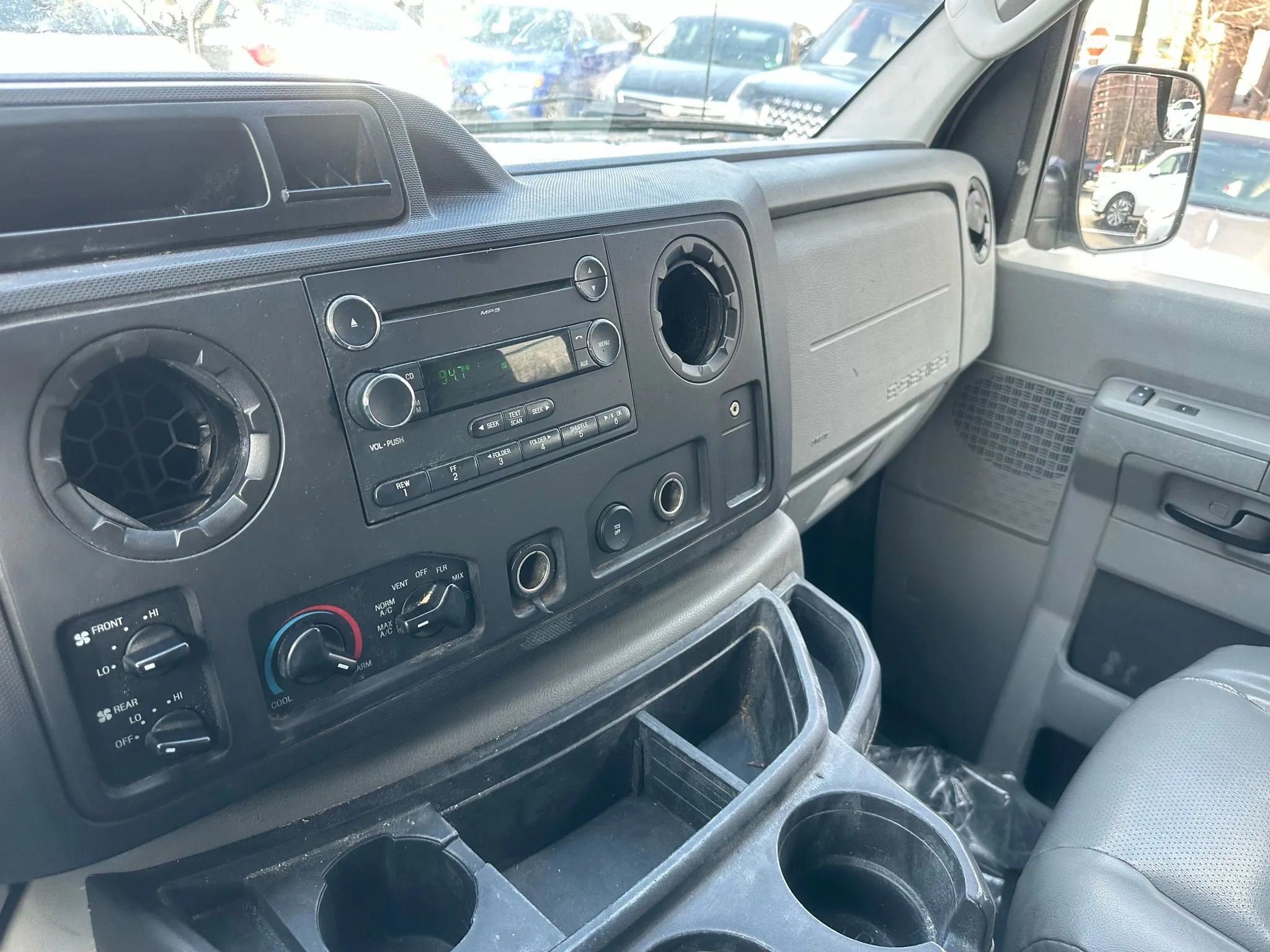 Used 2013 Ford E-350 and Econoline 350 XL w/ PWR Windows & Locks Group image 21