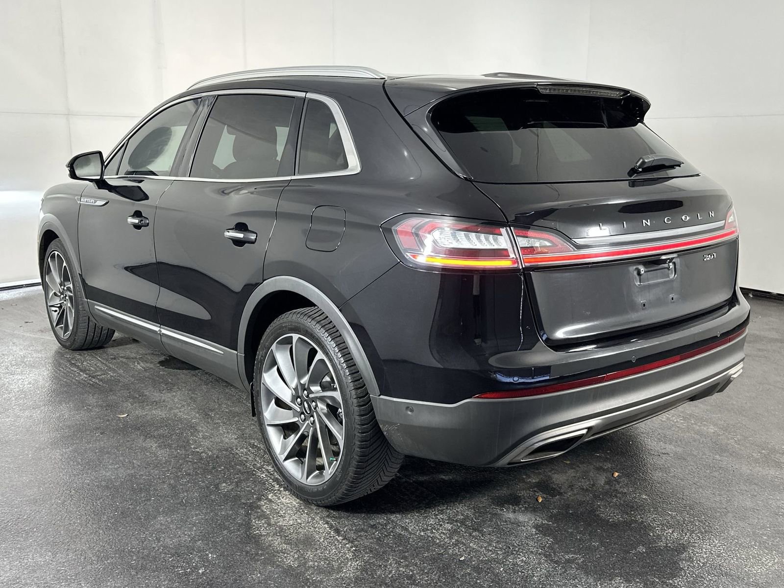 Used 2019 Lincoln Nautilus Reserve image 9