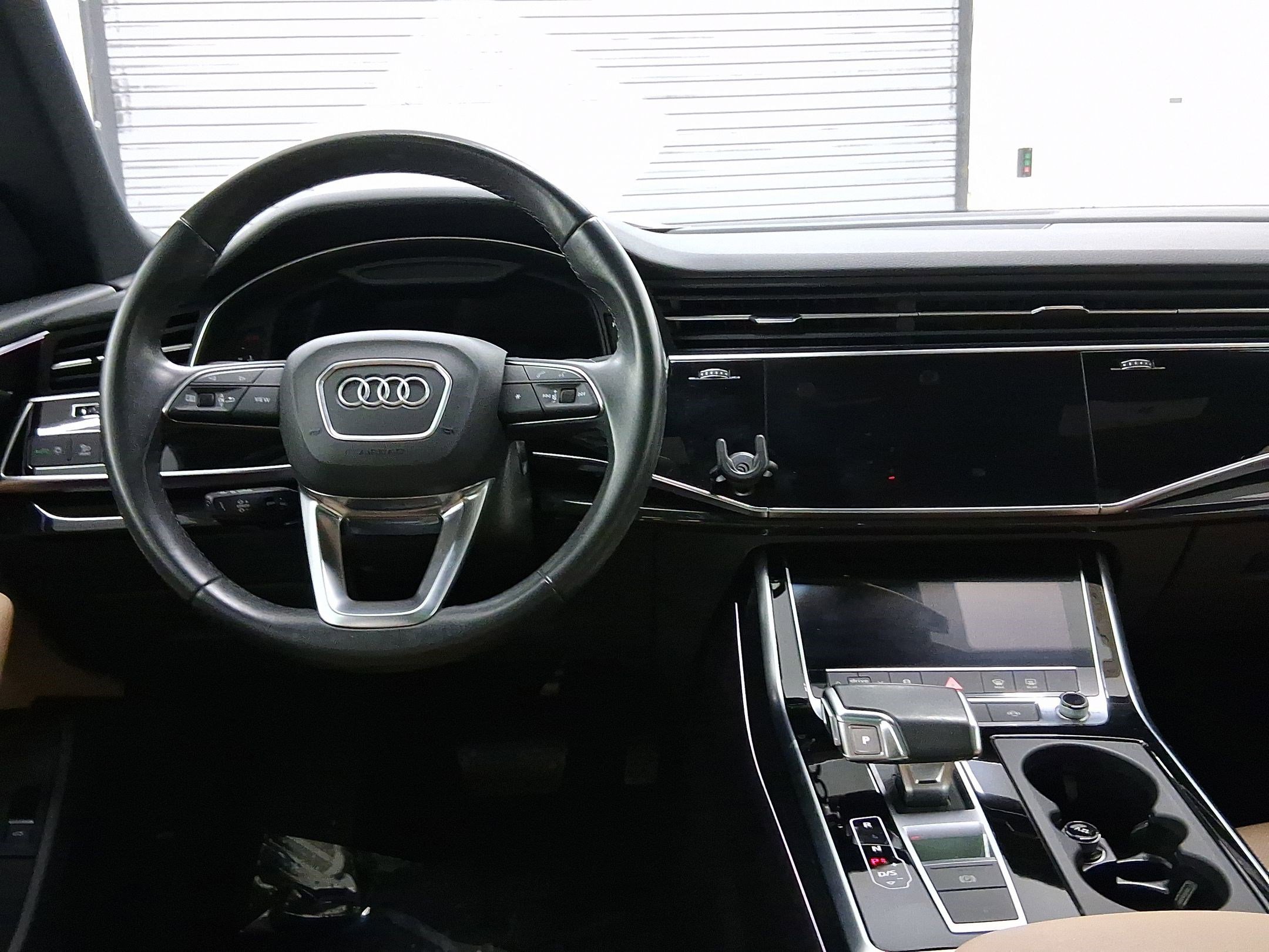 Used 2021 Audi Q8 Premium Plus w/ Premium Plus Package image 4