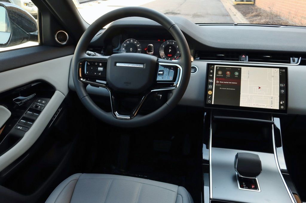 Used 2026 Land Rover Range Rover Evoque S image 16