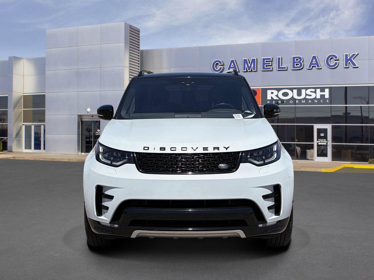 Used 2020 Land Rover Discovery Landmark AWD/4WD image 9