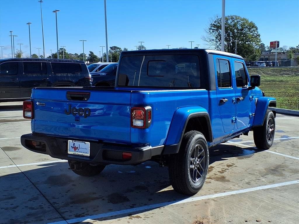 New 2026 Jeep Gladiator Sport AWD/4WD image 6