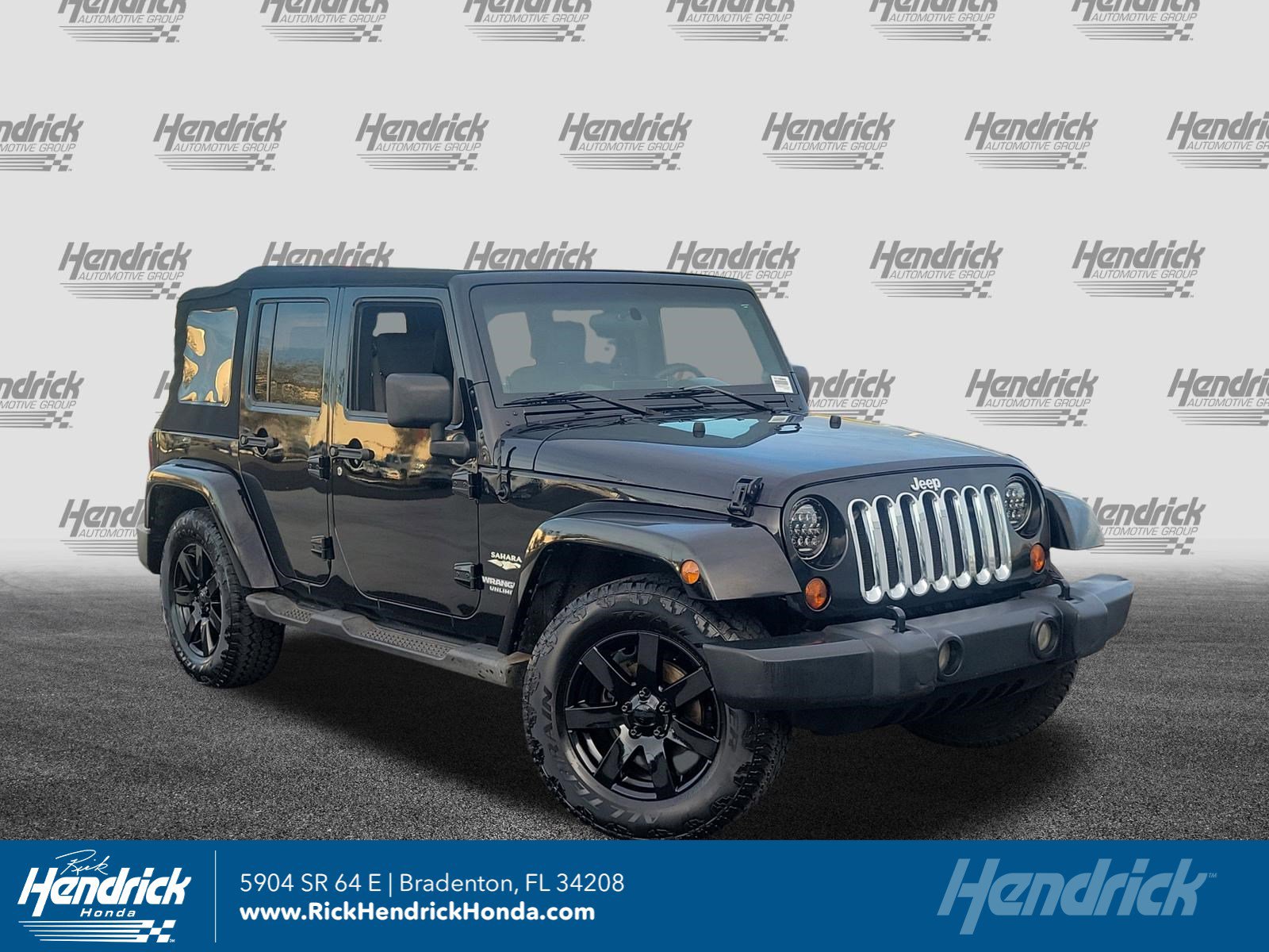 Used 2009 Jeep Wrangler Unlimited Sahara w/ Dual Top Group