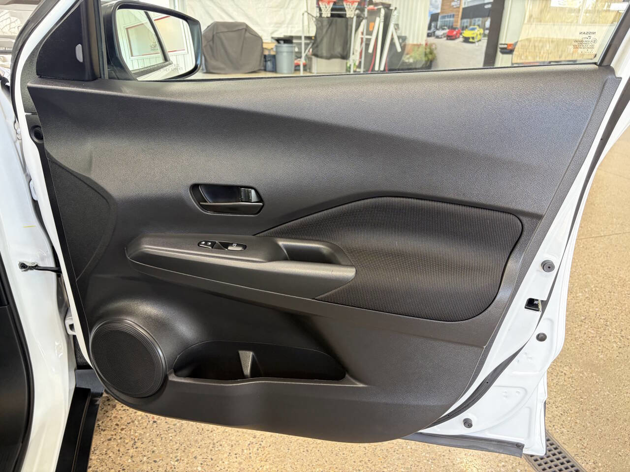 Used 2022 Nissan Kicks S image 27