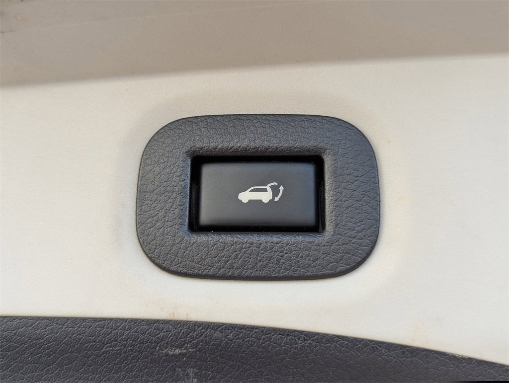 Used 2014 Nissan Rogue SV w/ SV Premium Package image 27