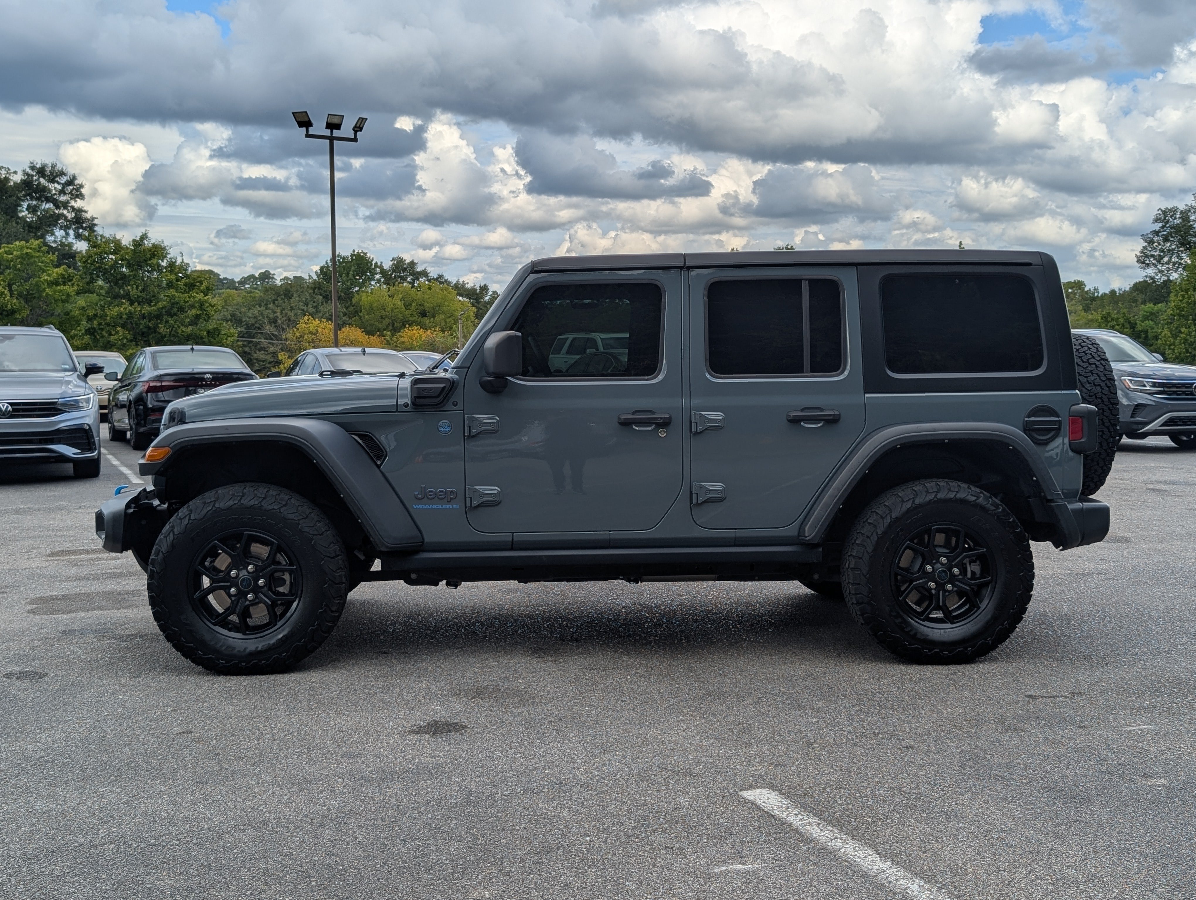Used 2024 Jeep Wrangler Unlimited AWD/4WD image 6