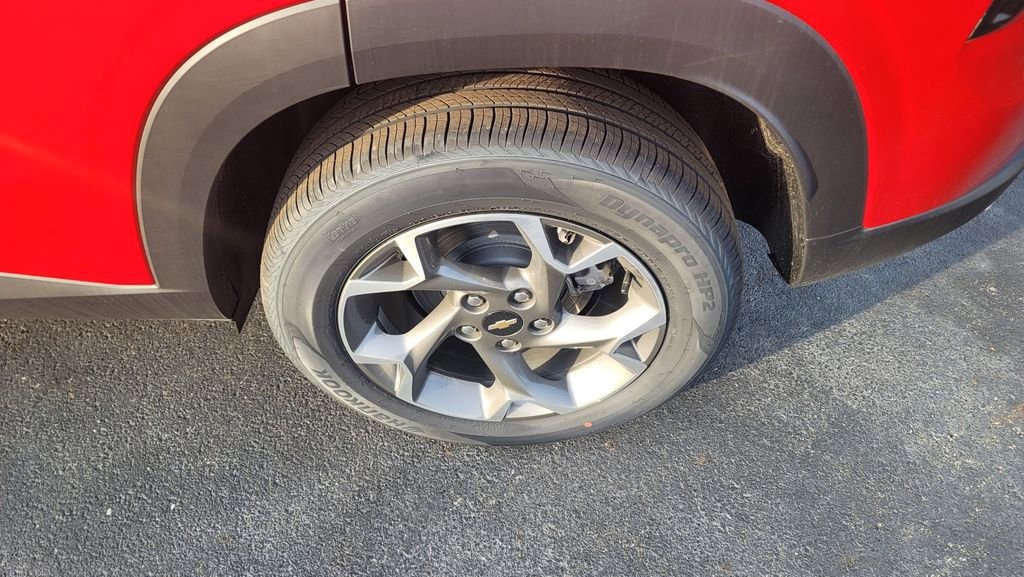 New 2026 Chevrolet Trax LT image 8