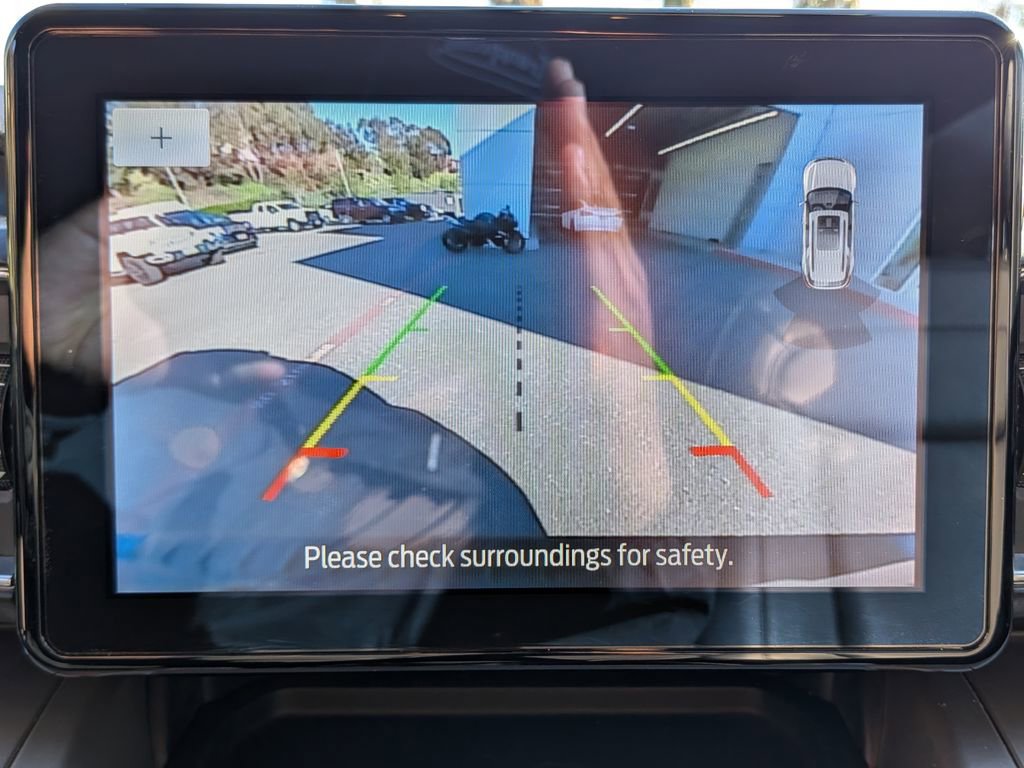 Used 2022 Ford Explorer XLT w/ Equipment Group 202A image 22