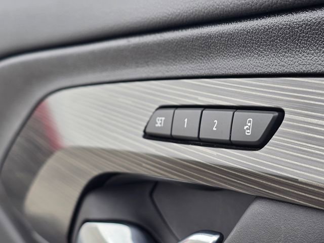 Used 2024 GMC Terrain SLT w/ Tech Package AWD/4WD image 23