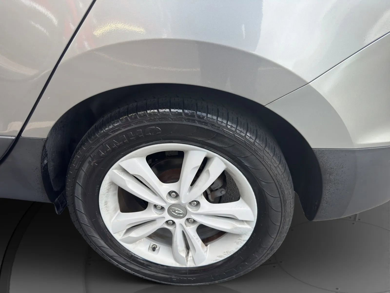 Used 2012 Hyundai Tucson GLS image 24