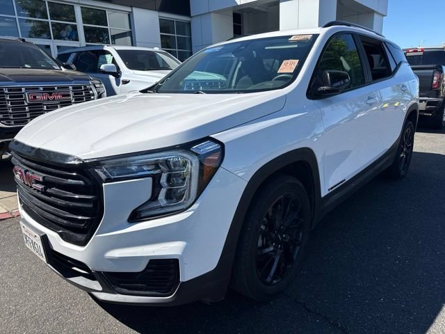 Used 2023 GMC Terrain SLE w/ Driver Convenience Package FWD image 1
