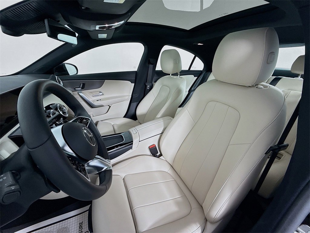 Used 2025 Mercedes-Benz CLA 250 4MATIC image 5