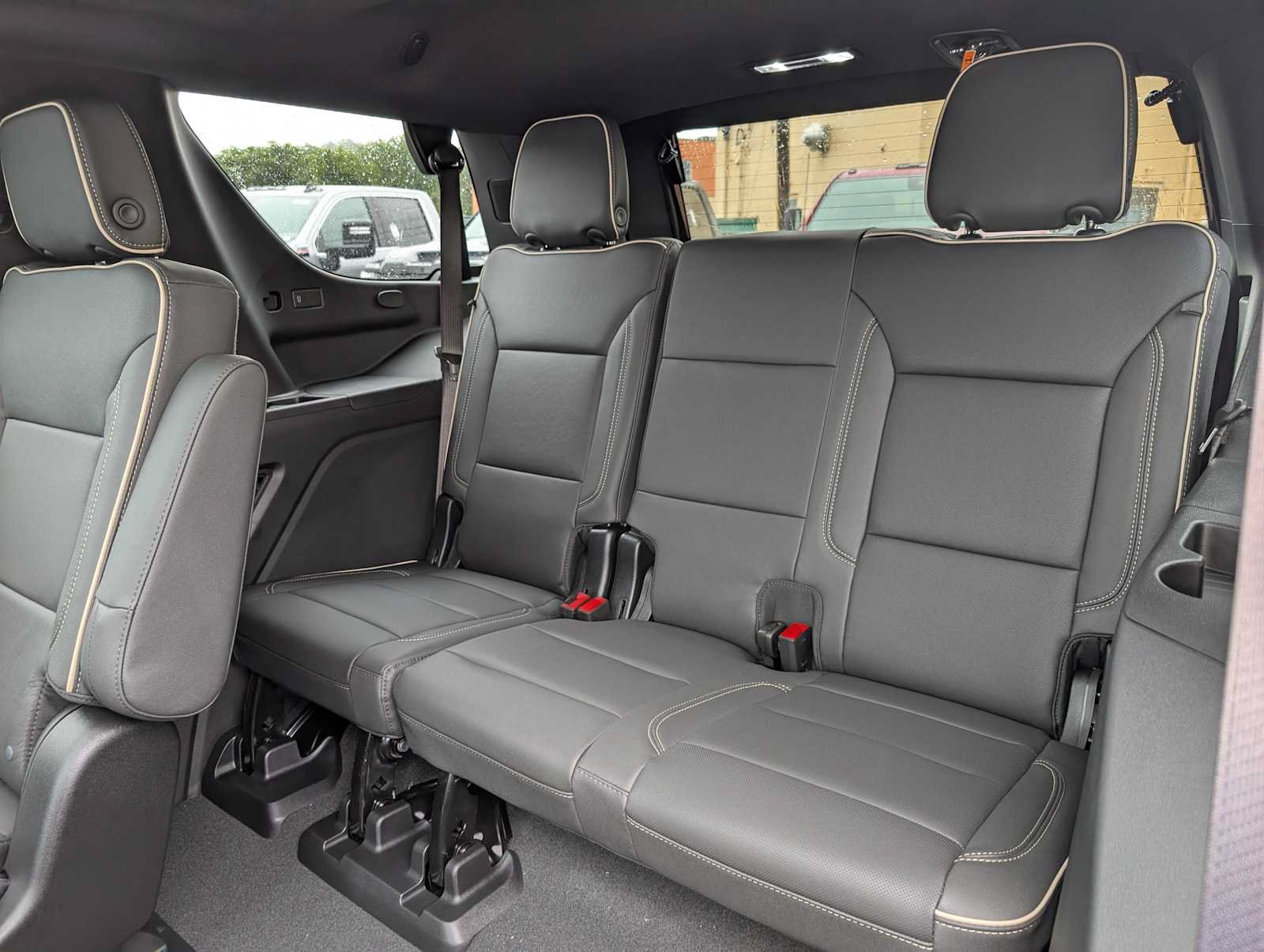 New 2026 GMC Yukon Elevation w/ LPO, Elevation Black Package AWD/4WD image 18