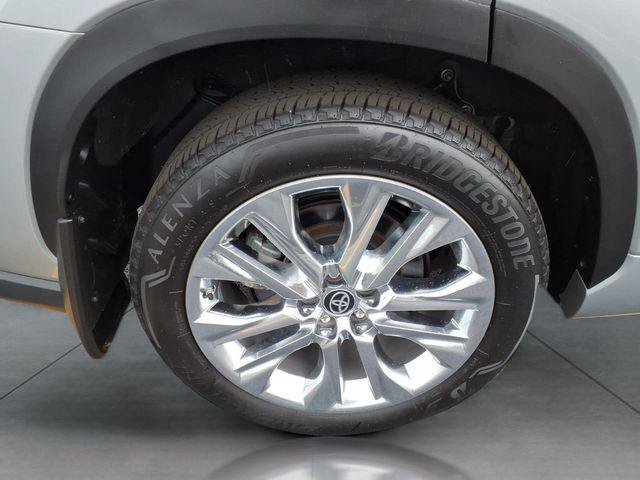 Certified 2024 Toyota Highlander Limited AWD/4WD image 31