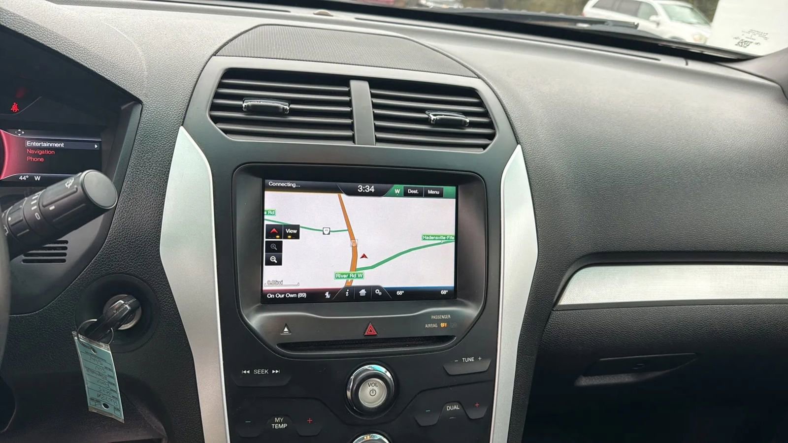 Used 2015 Ford Explorer XLT w/ Equipment Group 202A image 31