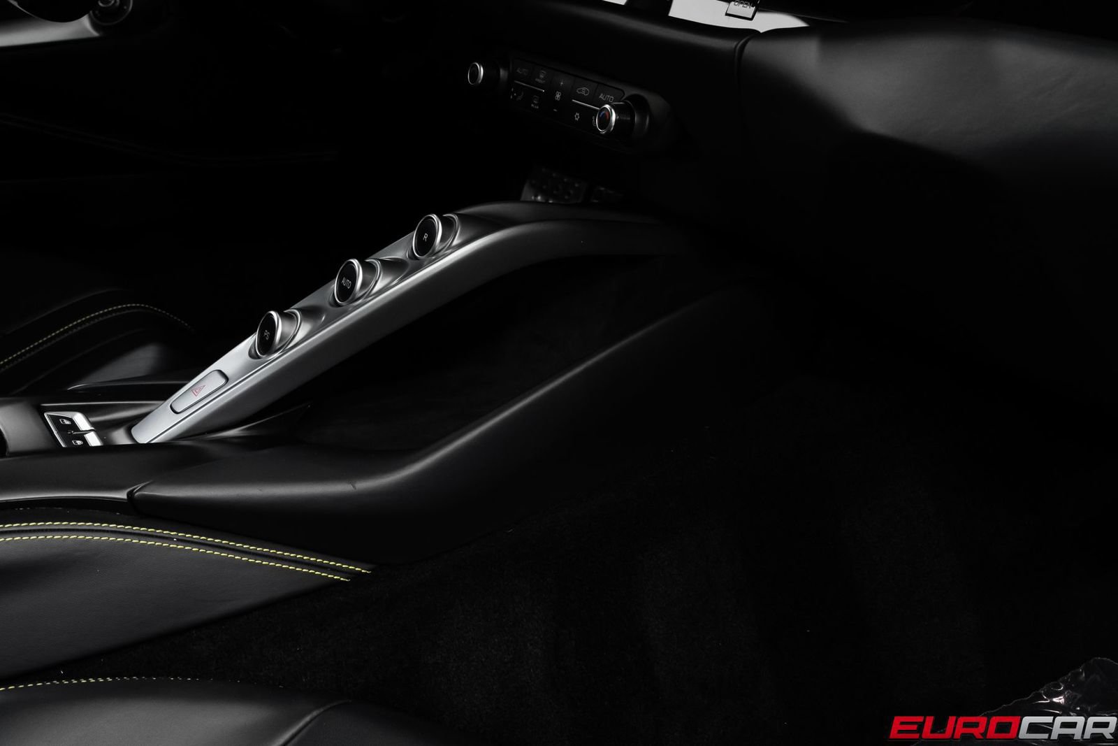 Used 2020 Ferrari 812 Superfast RWD image 38