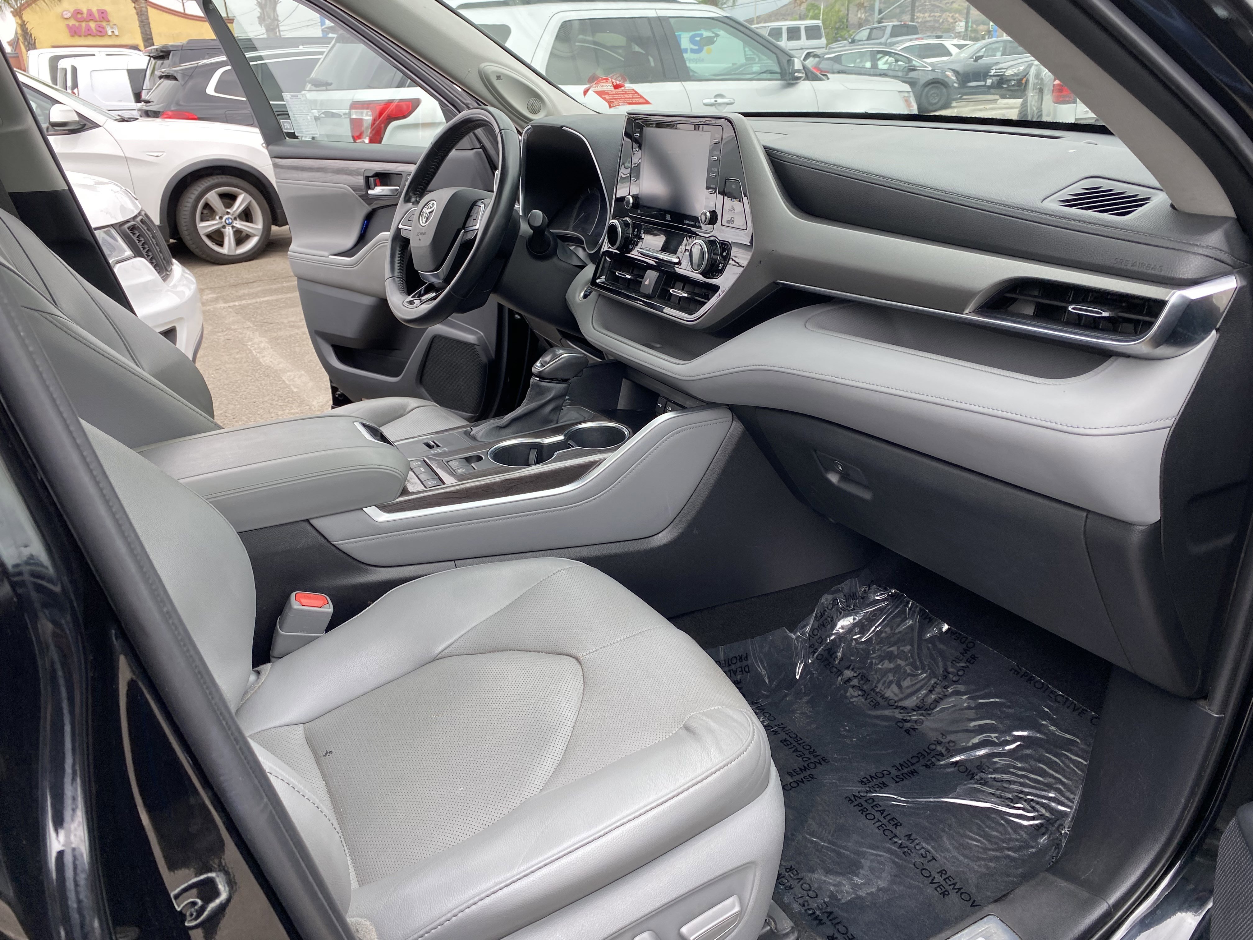 Used 2021 Toyota Highlander Limited image 23