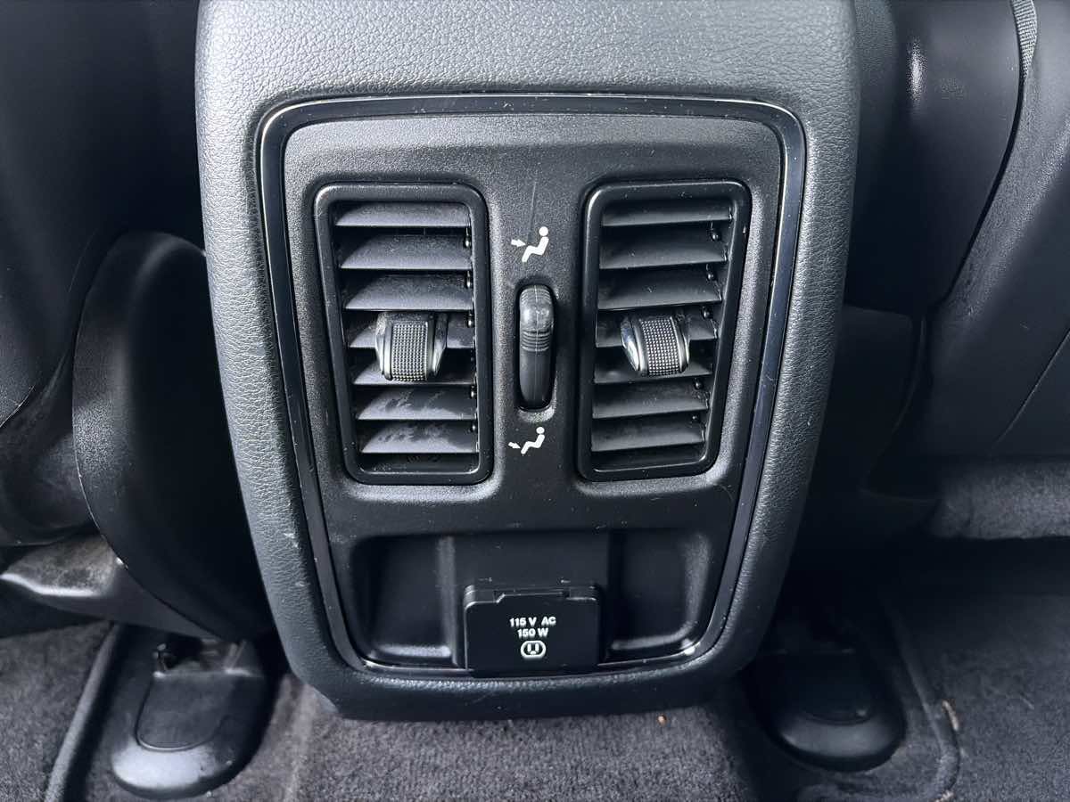 Used 2019 Jeep Grand Cherokee Altitude RWD image 16
