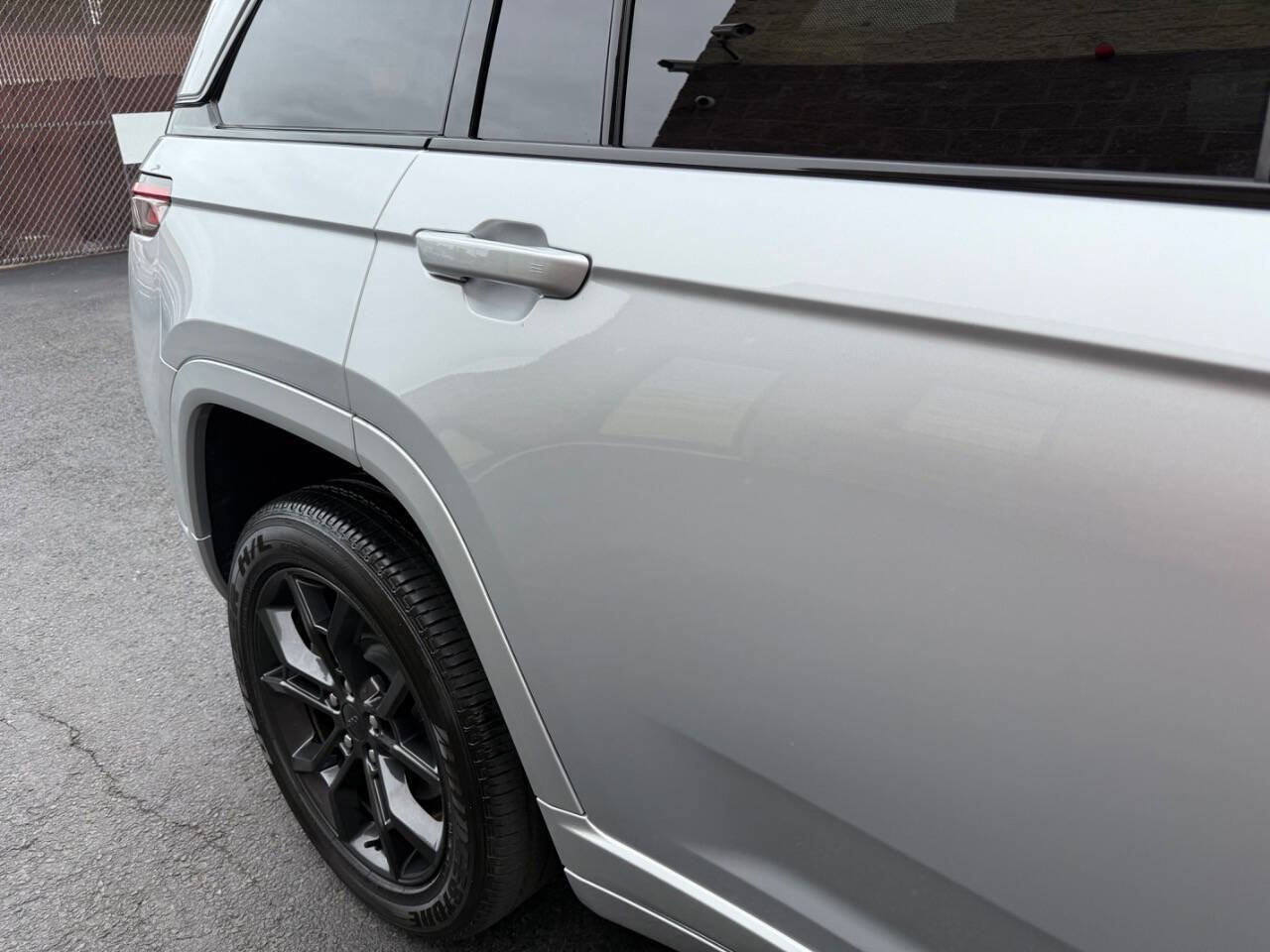 Used 2023 Jeep Grand Cherokee 30th Anniversary image 18