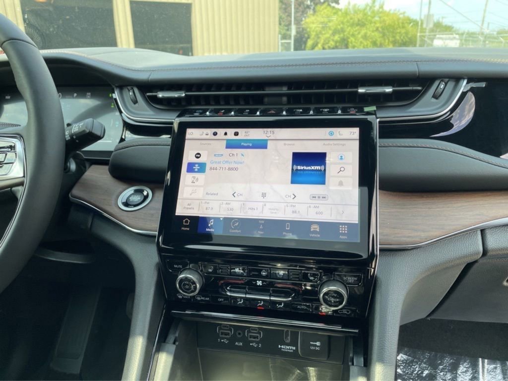 Used 2023 Jeep Grand Cherokee Summit image 27