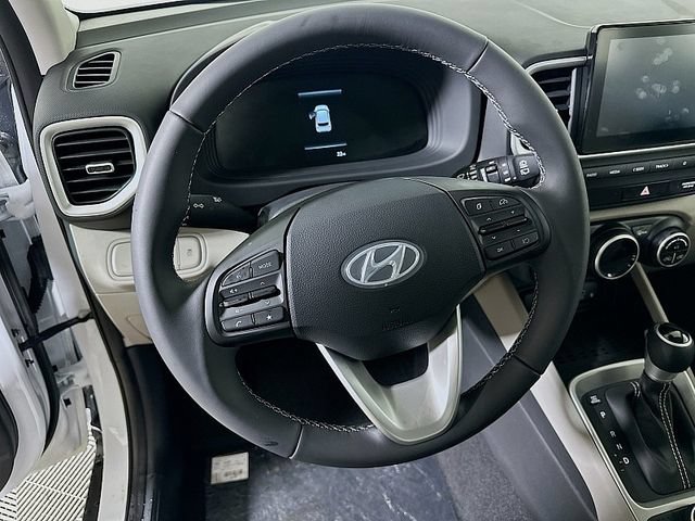 Used 2026 Hyundai Venue SEL FWD image 9