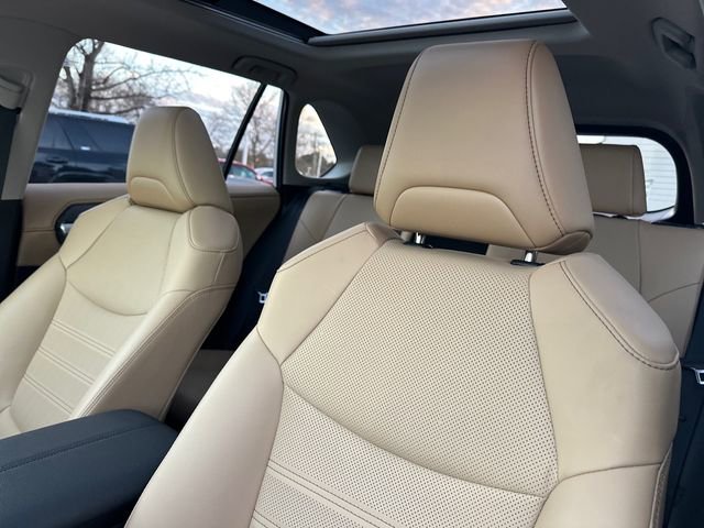 Used 2025 Toyota RAV4 Limited w/ Advanced Technology Package image 17