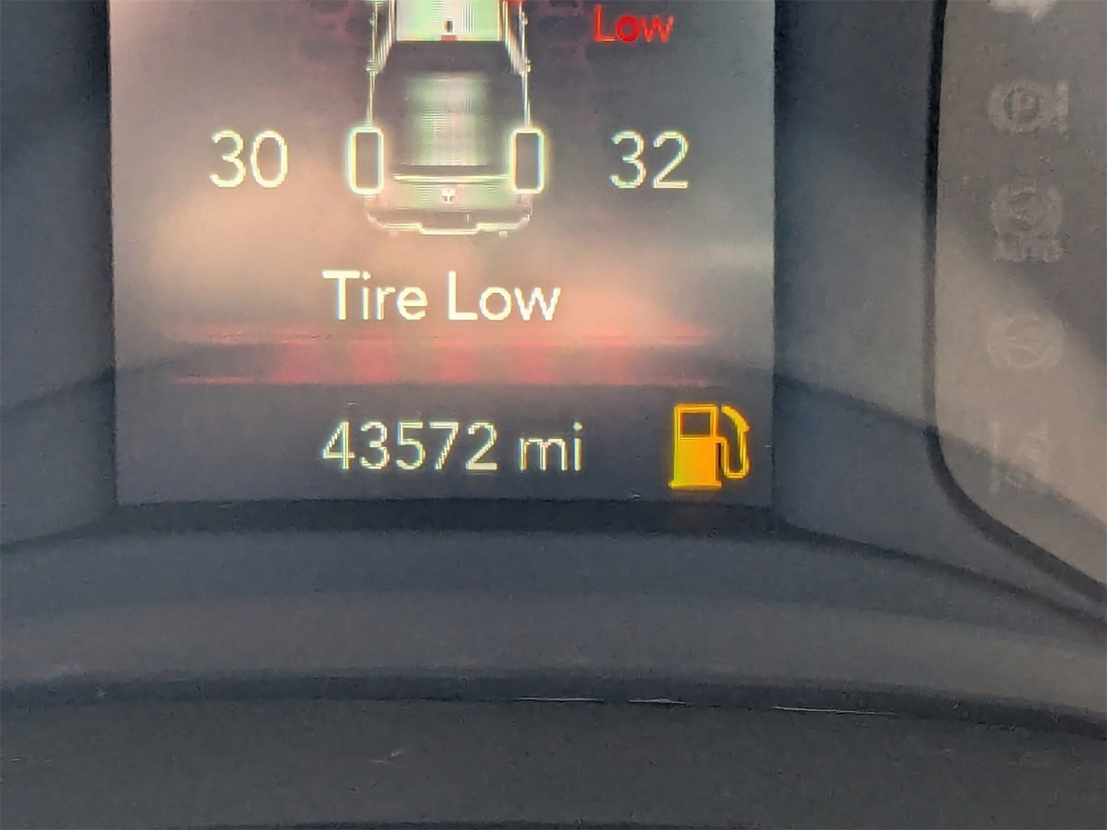 Used 2019 Chevrolet Equinox LT w/ Driver Convenience Package image 30