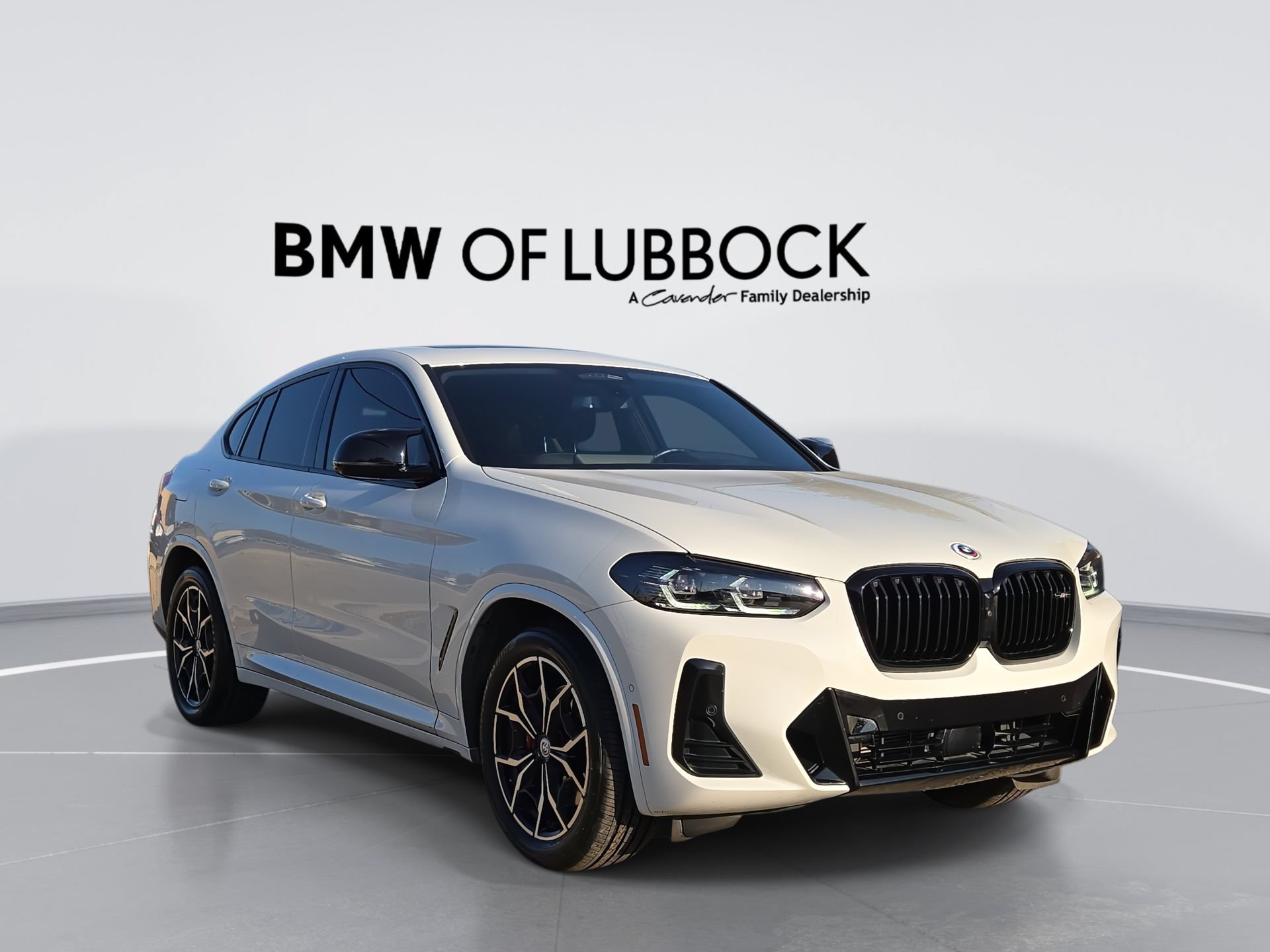 Used 2023 BMW X4 M40i AWD/4WD video 1