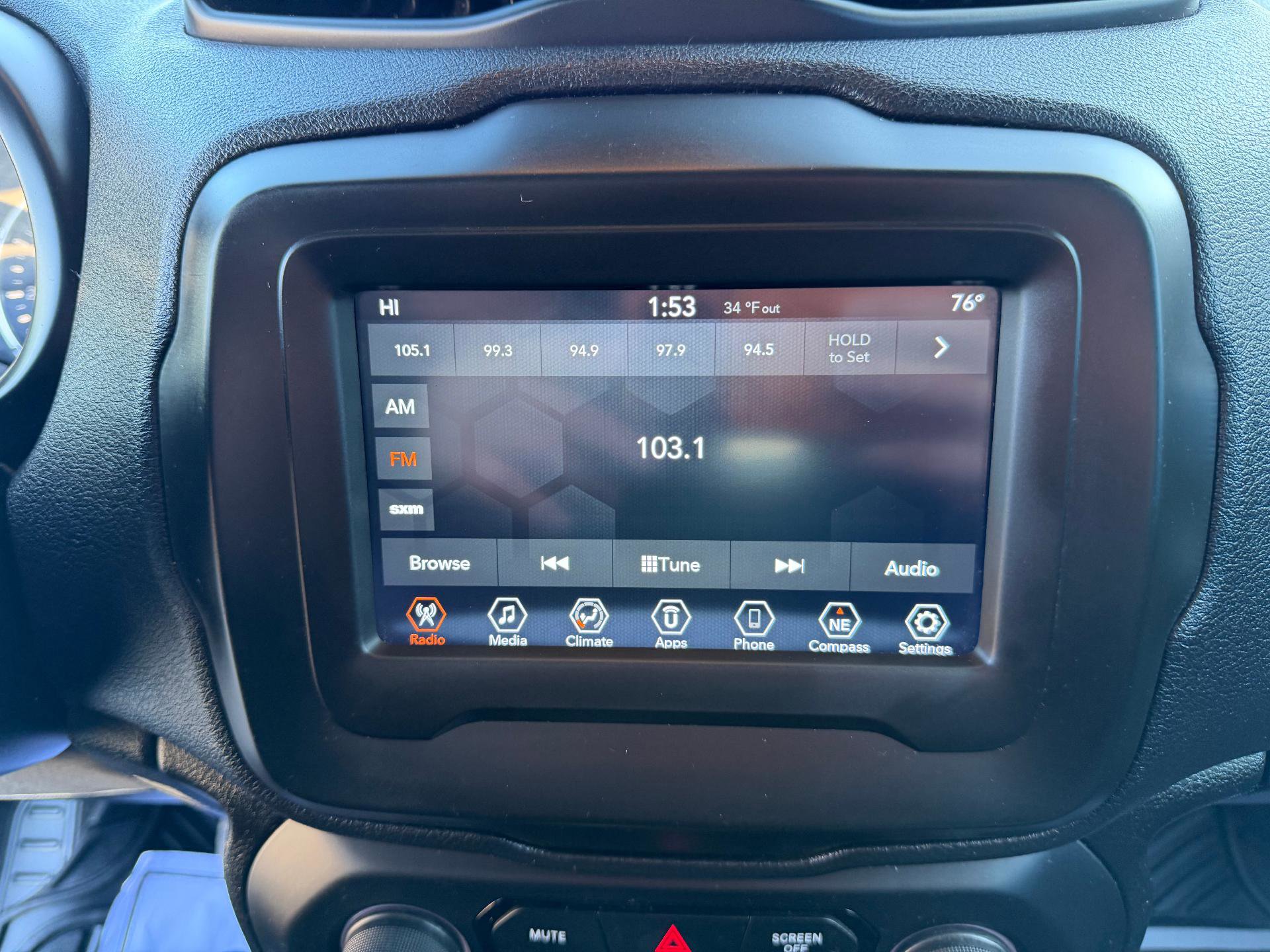 Used 2018 Jeep Renegade Altitude image 27