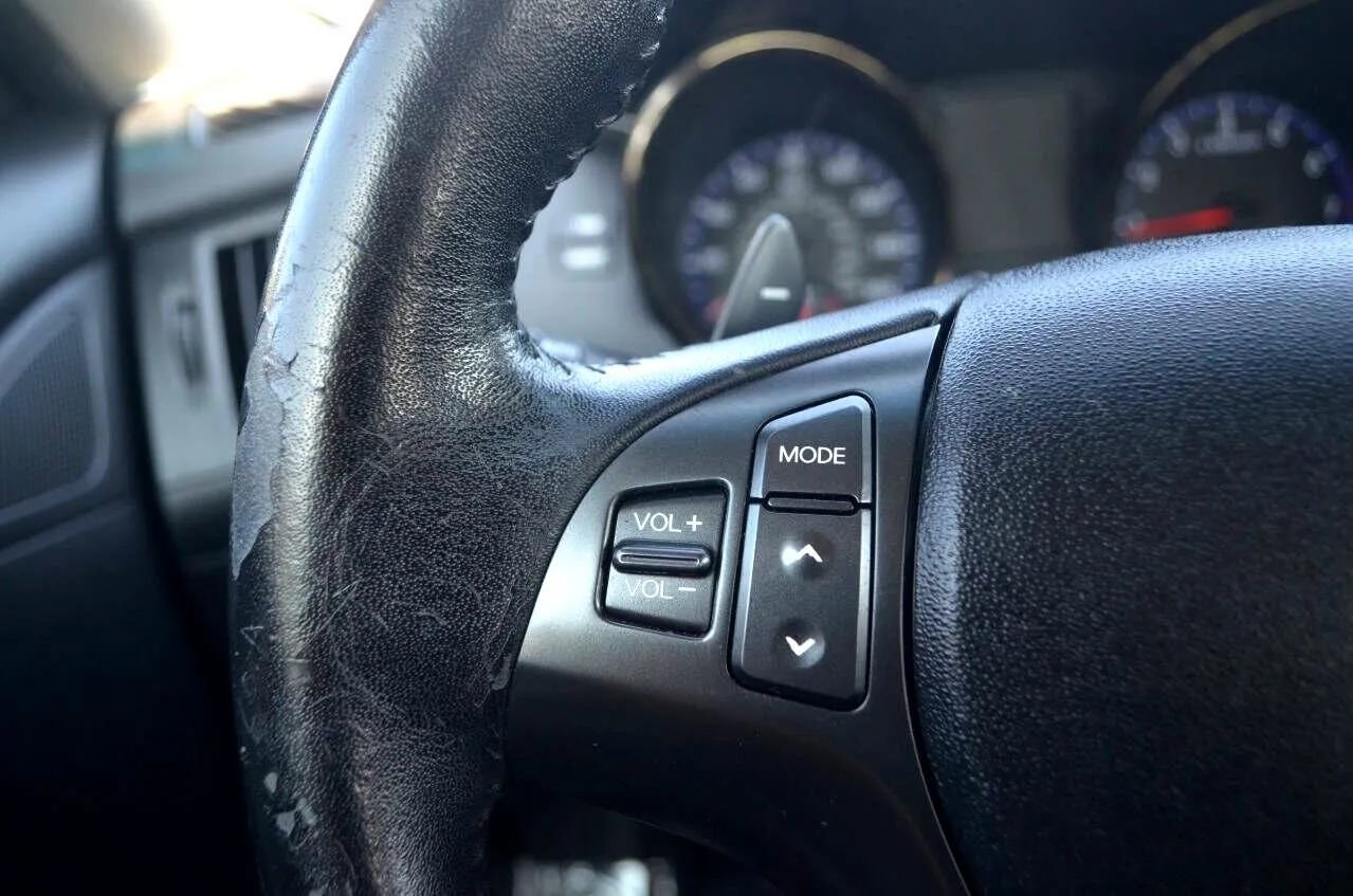 Used 2011 Hyundai Genesis 2.0T image 27