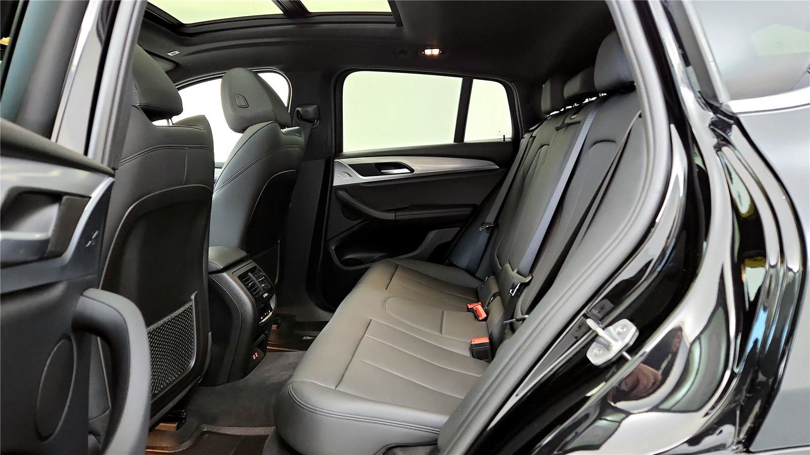 Used 2020 BMW X4 xDrive30i w/ Premium Package image 33