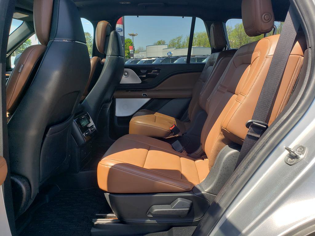 Used 2020 Lincoln Aviator Reserve w/ Equipment Group 202A AWD/4WD image 12