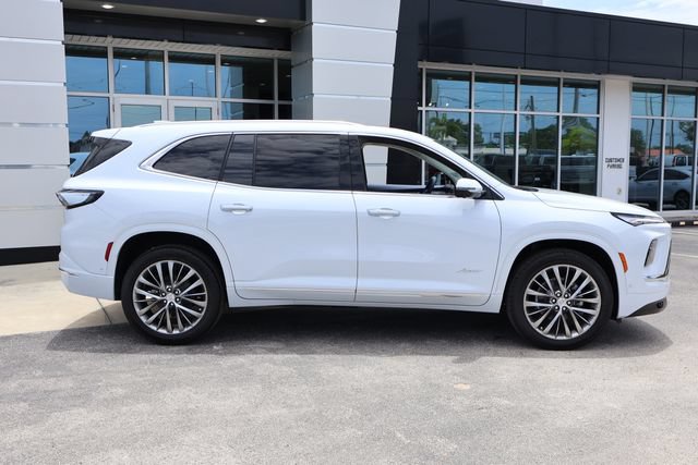 New 2026 Buick Enclave Avenir w/ Super Cruise Package AWD/4WD image 10