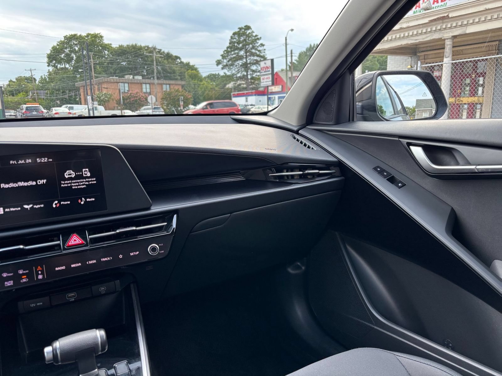 Used 2026 Kia Niro LX FWD image 33