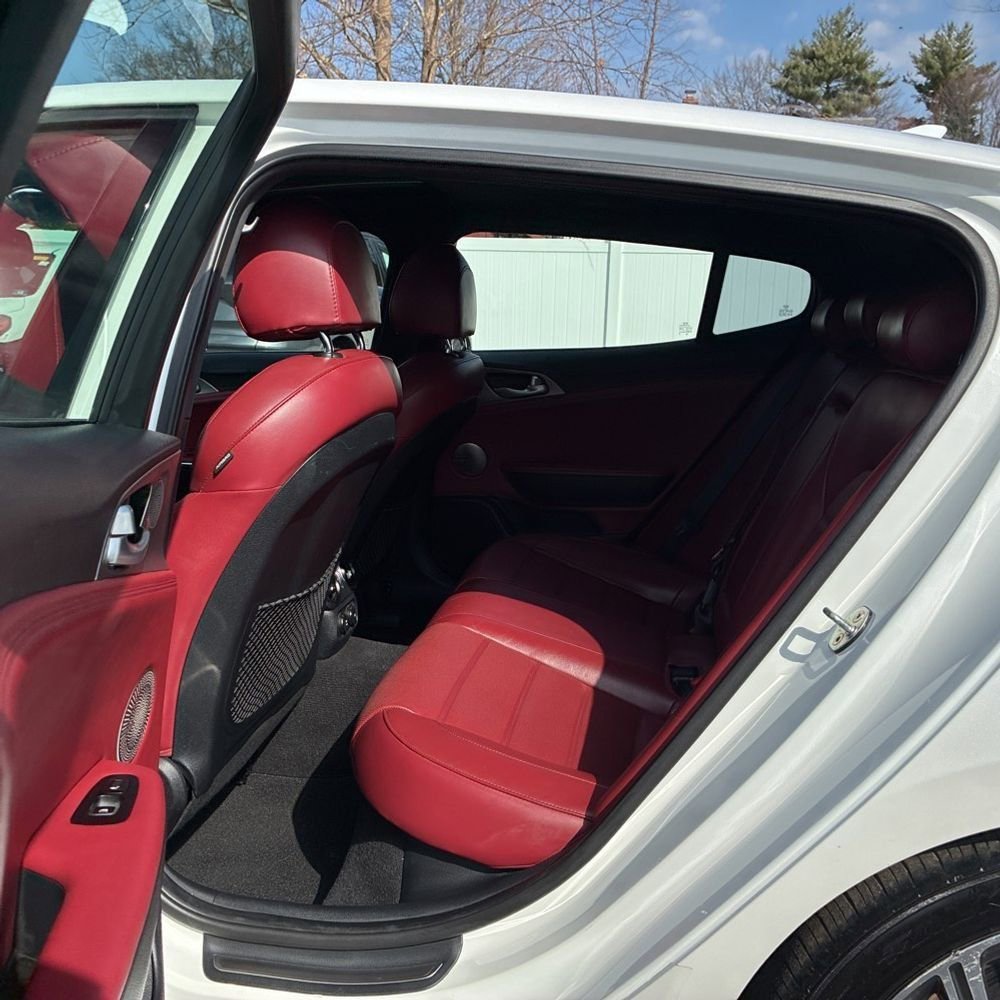 Used 2019 Kia Stinger GT2 image 14