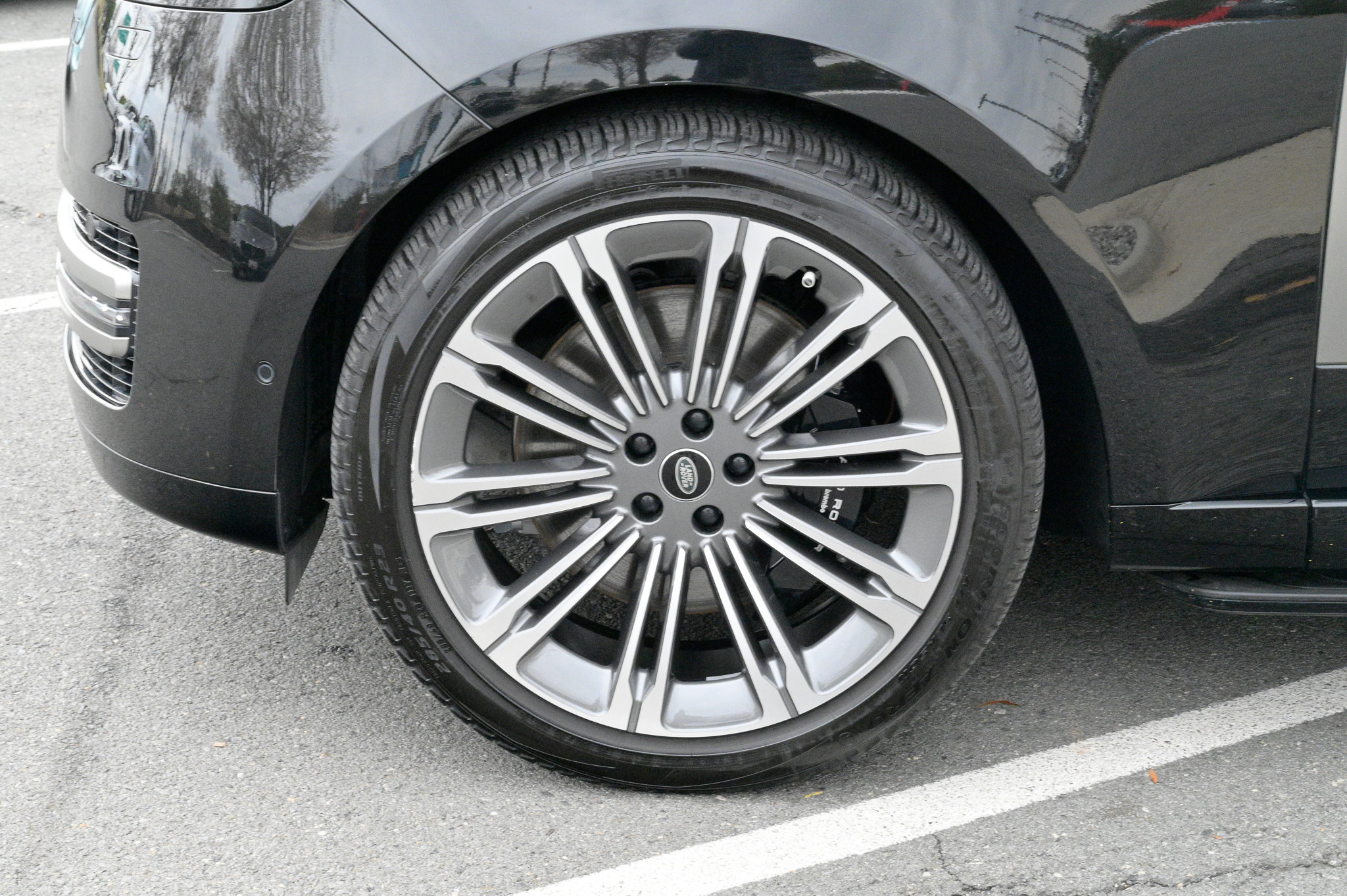 Used 2023 Land Rover Range Rover SE image 9