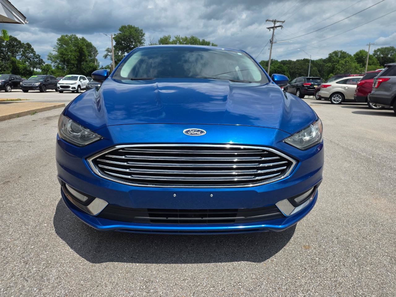 Used 2017 Ford Fusion SE w/ Equipment Group 201A FWD image 3