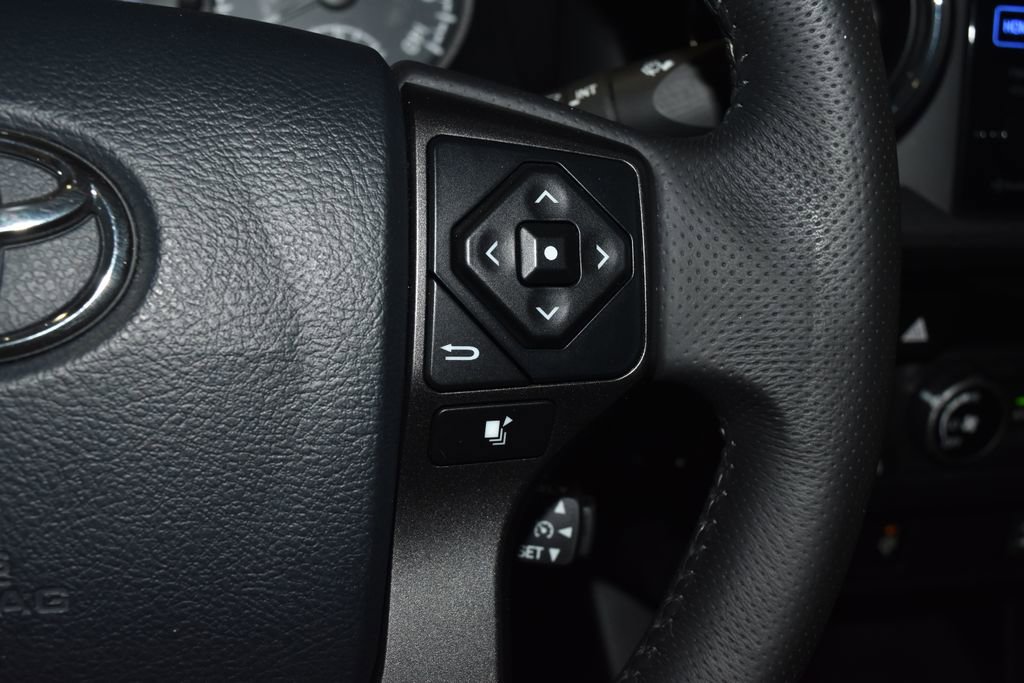 Used 2017 Toyota Tacoma TRD Off-Road w/ Tow Package (A/T) AWD/4WD image 9