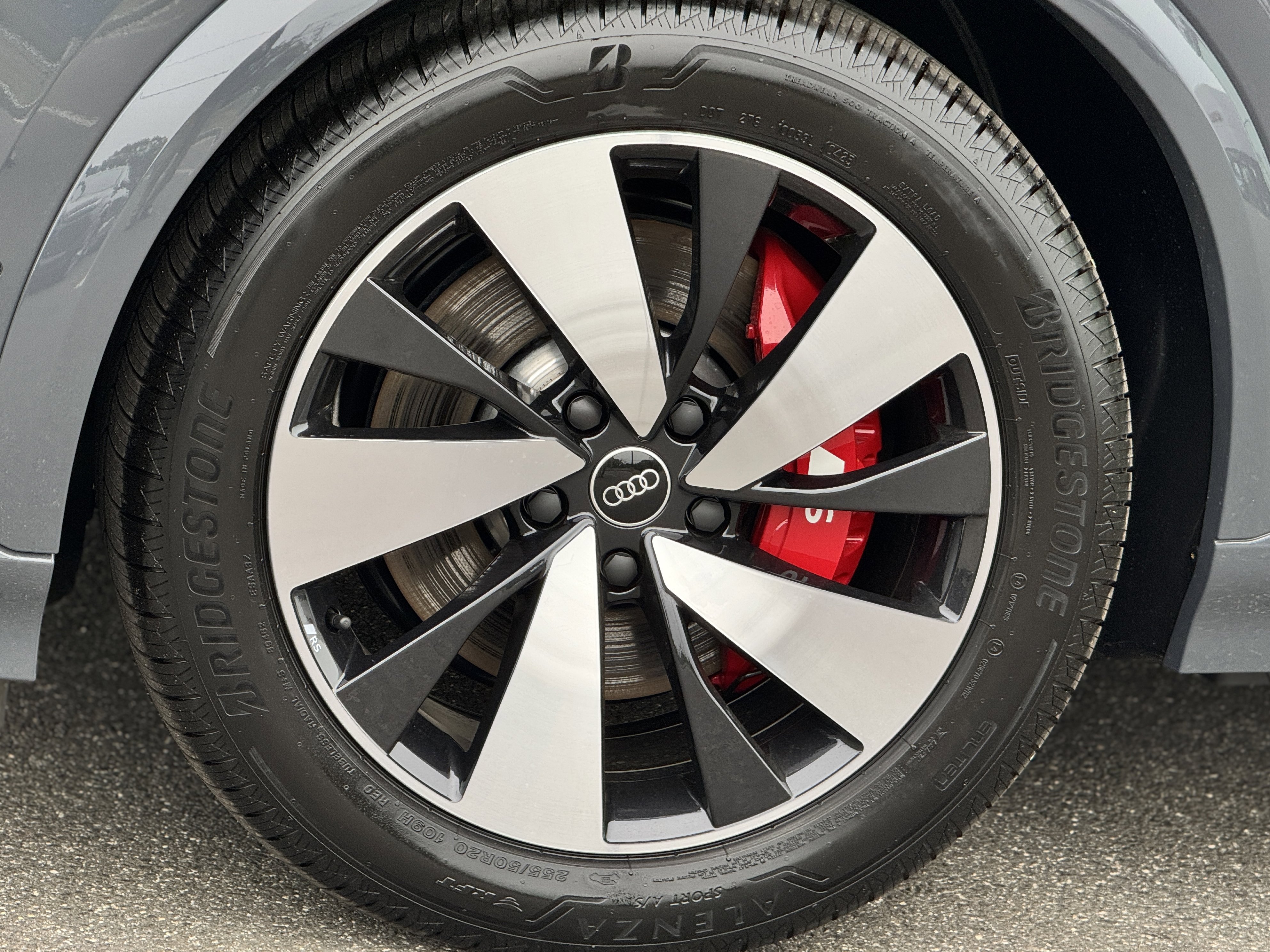 New 2025 Audi SQ6 e-tron Premium Plus image 8