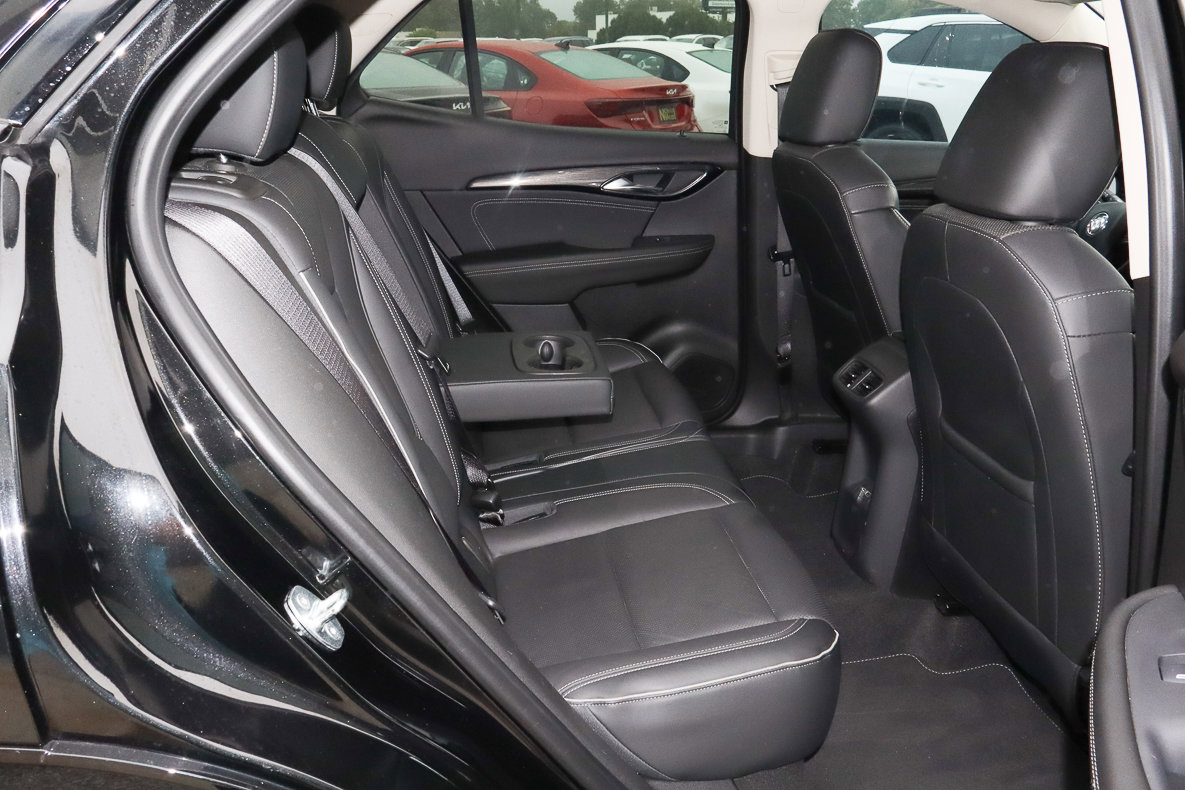 Used 2021 Buick Envision Essence w/ Technology Package I image 26