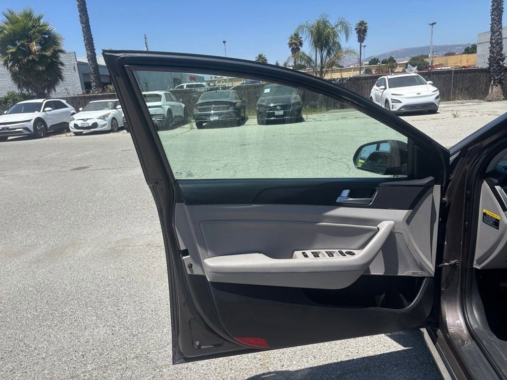 Used 2015 Hyundai Sonata Sport w/ Option Group 04 image 11