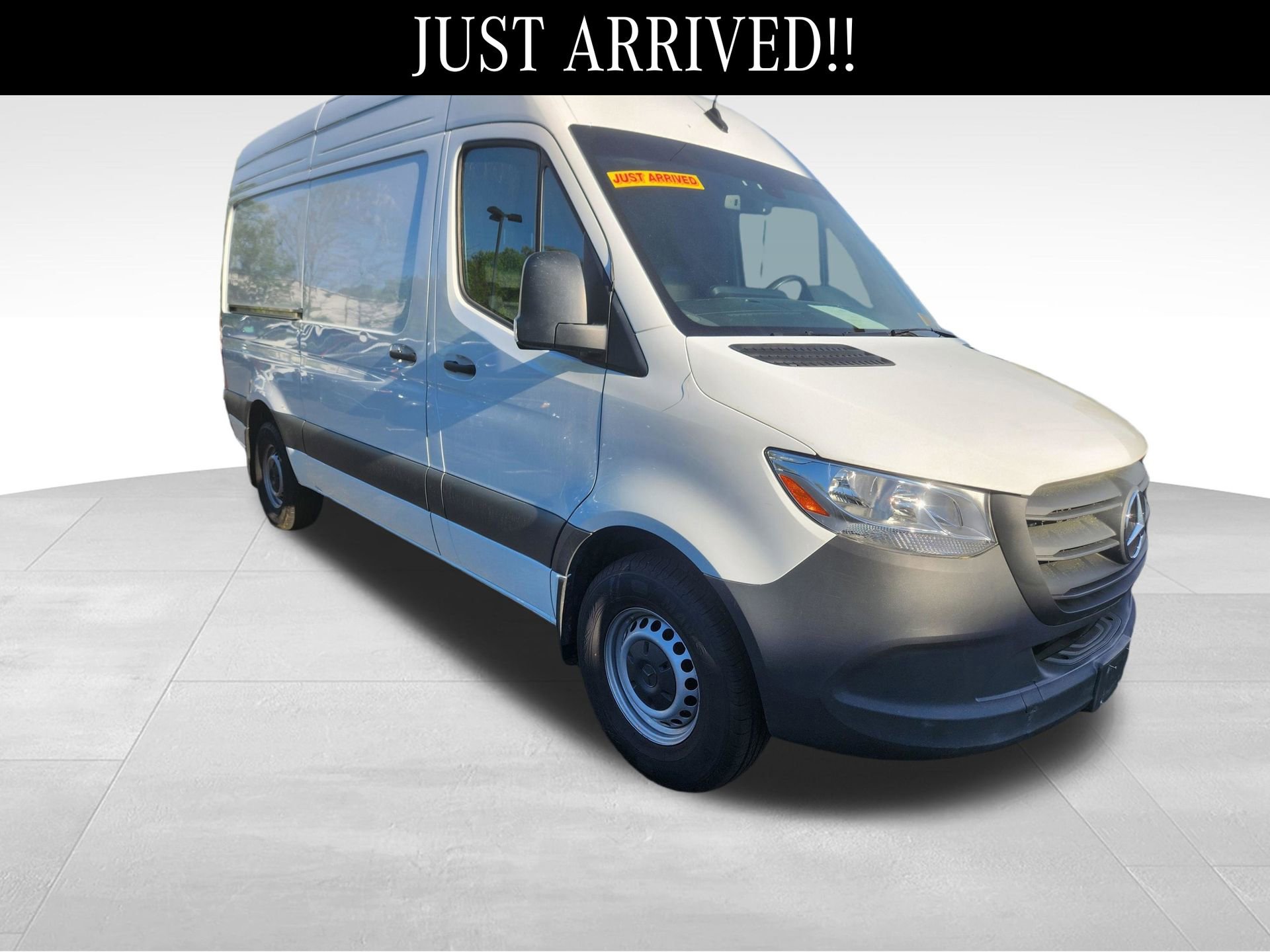 Used 2024 Mercedes-Benz Sprinter 144 Cargo image 3