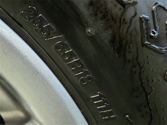 Used 2021 Ford Explorer XLT image 29