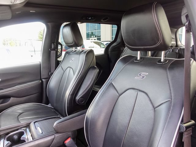 Used 2026 Chrysler Pacifica Limited w/ S Appearance Package FWD image 22