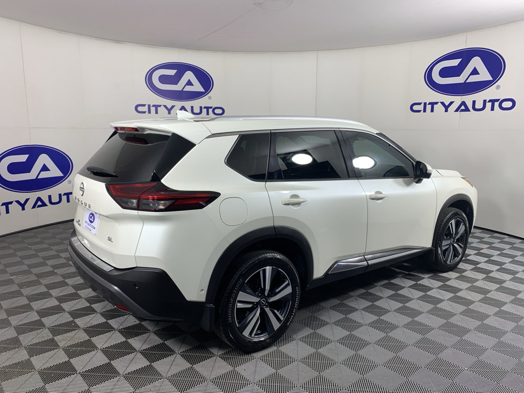 Used 2023 Nissan Rogue SL w/ SL Premium Package FWD image 3