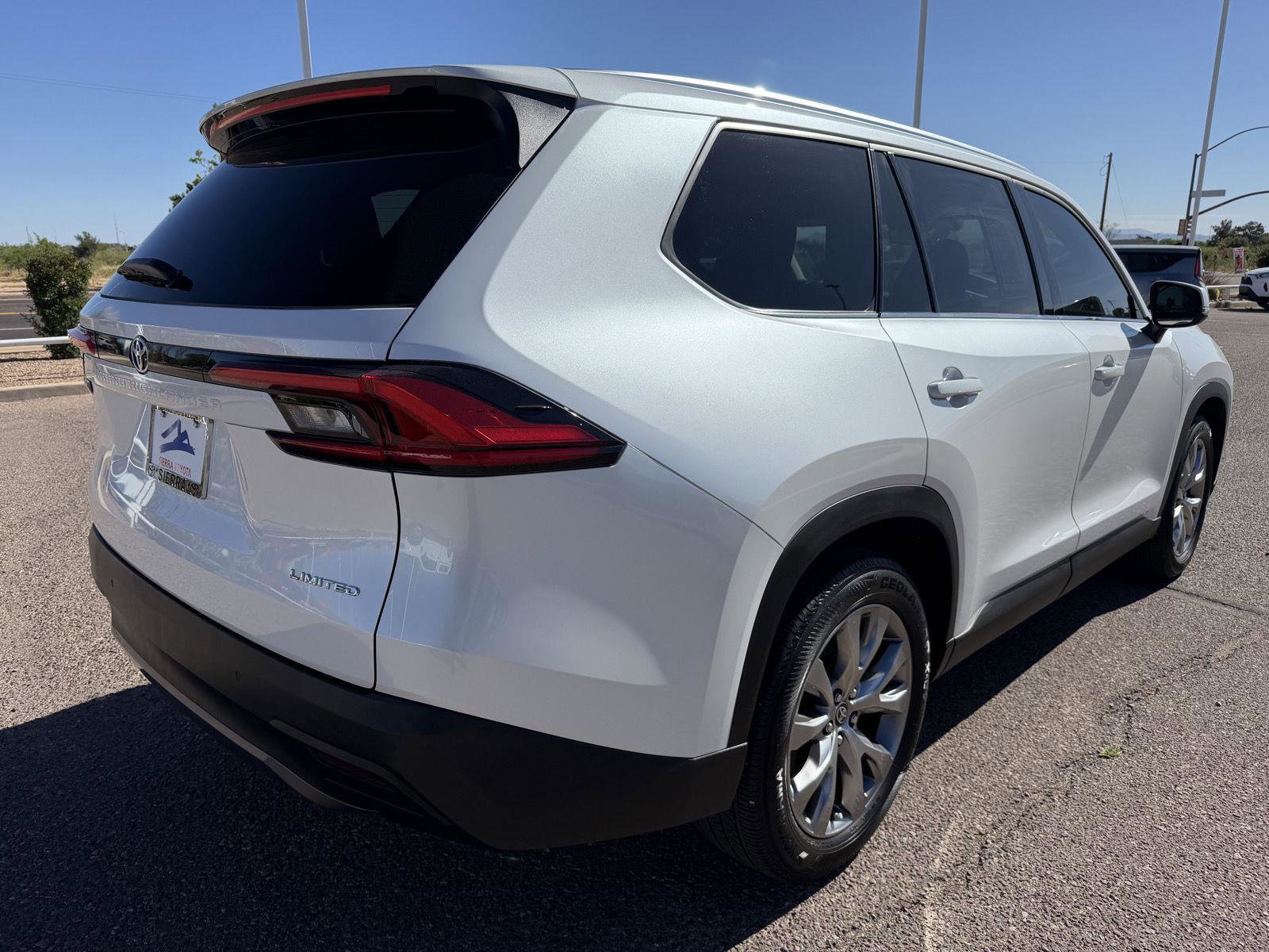 Used 2024 Toyota Grand Highlander FWD image 6