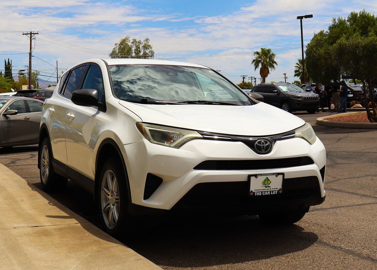 Used 2018 Toyota RAV4 LE w/ All Weather Liner Package FWD image 14