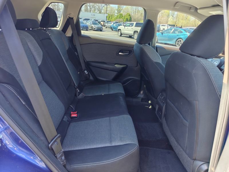 Used 2021 Nissan Rogue SV image 19